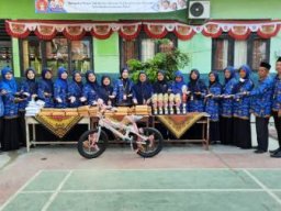 HUT RI
